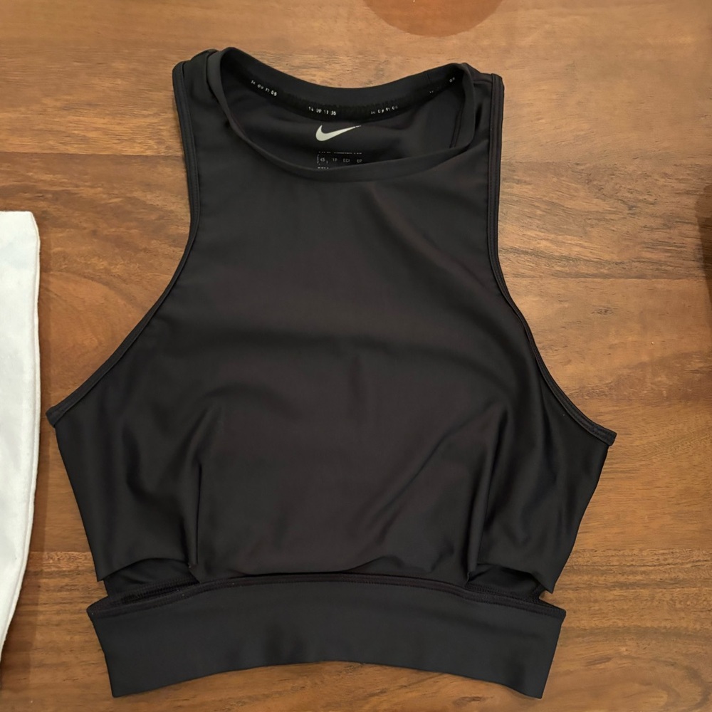 Nike Hight Neck Black Top
